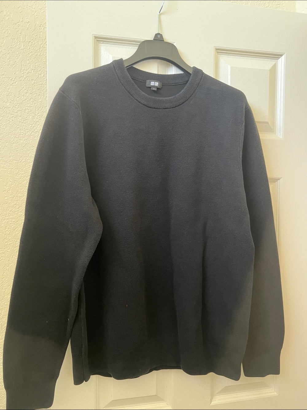 Uniqlo Black Men’s Crewneck Sweater